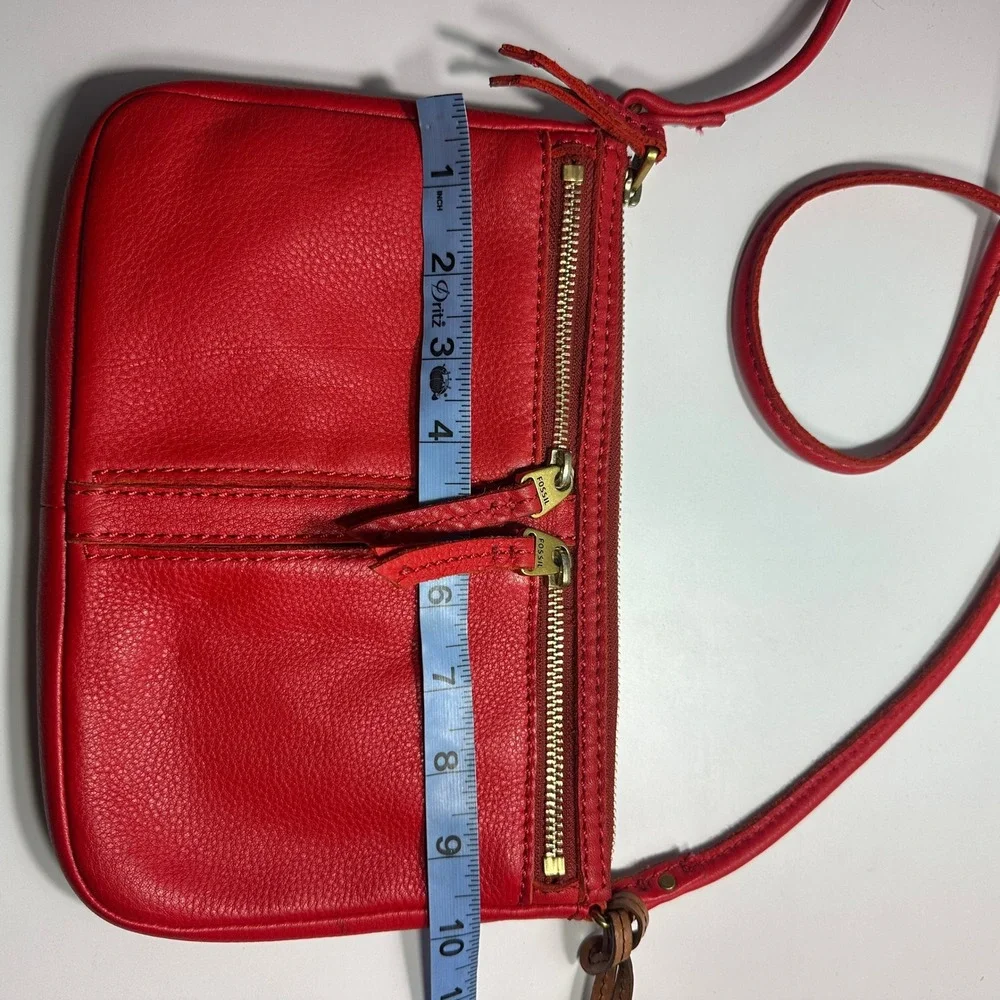Fossil Erin Crossbody Bag Womens Small Red Pebbled Leather Key Charm Pockets